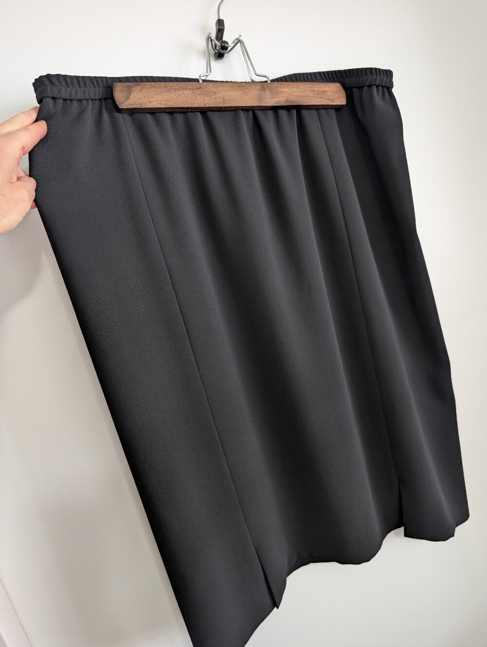 Vintage Frank Usher Large Skirt Black Relaxed Fit Pleated Flowy Stretch Slits